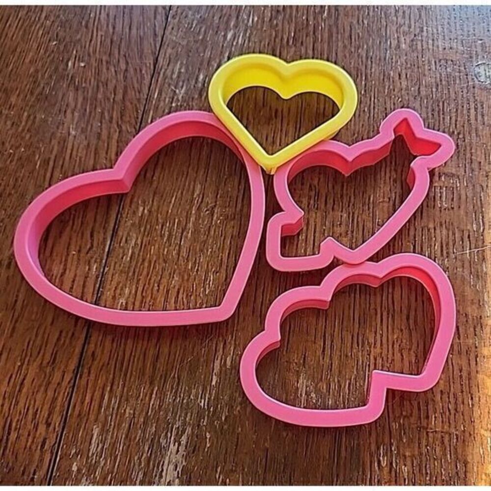 Wilton Cookie Cutters Lot‎ of 4 Hearts Valentines Day Love Wedding